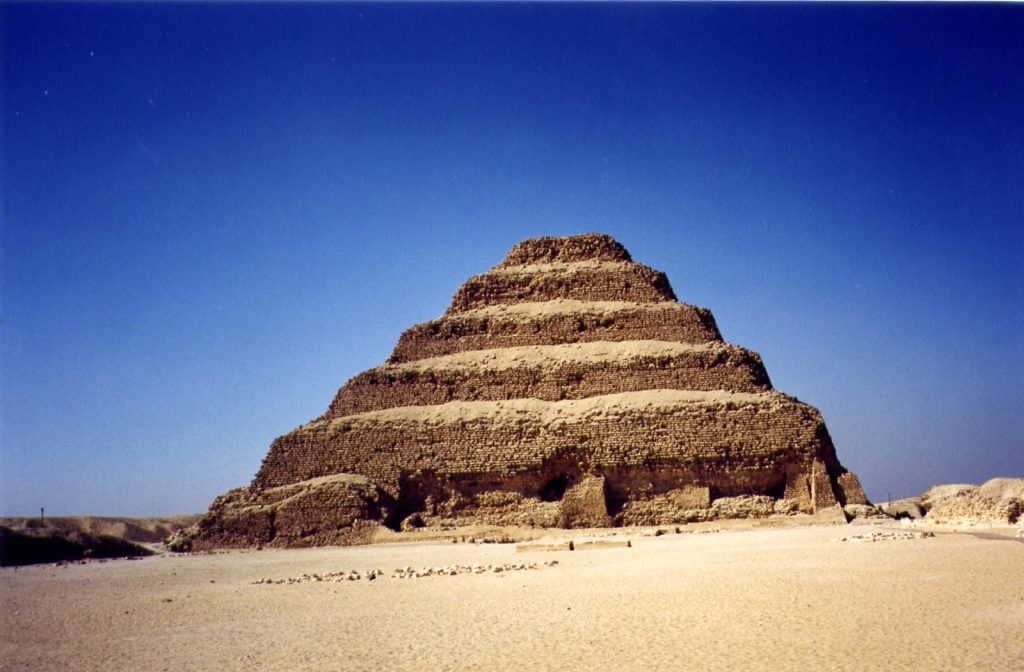 Pirámide escalonada de Djoser